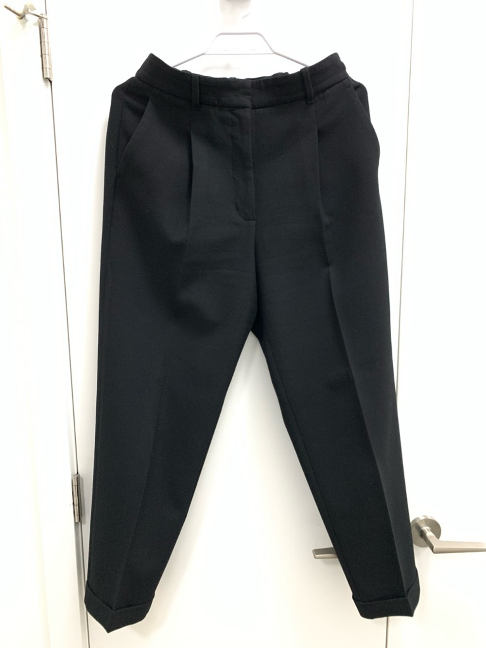Wilfred Black Tapered Dress Pants size 8 with elastic waist